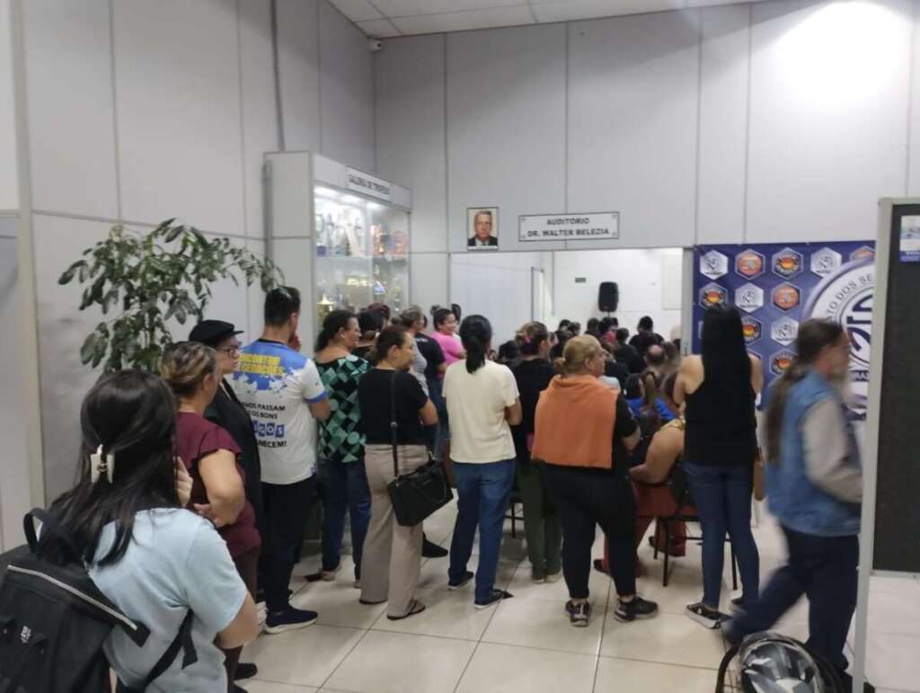 Adis aprovam "estado de greve" e dão prazo de 30 dias para a prefeitura cumprir a Lei Federal do piso 4 WhatsApp Image 2026 05 26 at 19.38.08 1