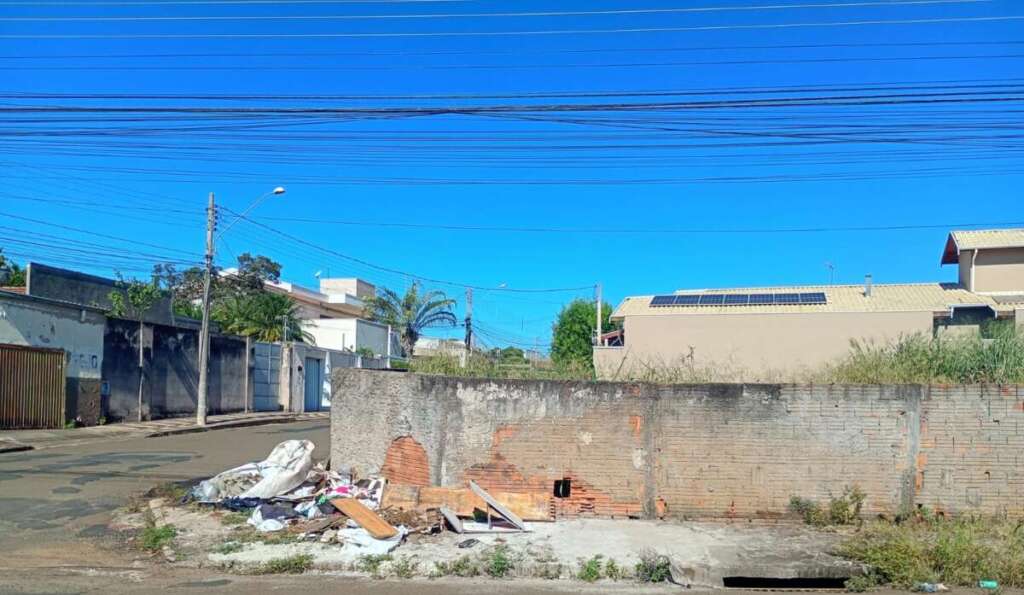 Estradas rurais intransitáveis no bairro do 'Caxeiro' e terreno abandonado na Santa Terezinha 3 WhatsApp Image 2026 05 28 at 21.03.54