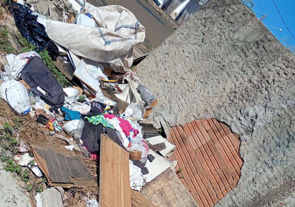 Estradas rurais intransitáveis no bairro do 'Caxeiro' e terreno abandonado na Santa Terezinha 4 WhatsApp Image 2026 05 28 at 21.04.11