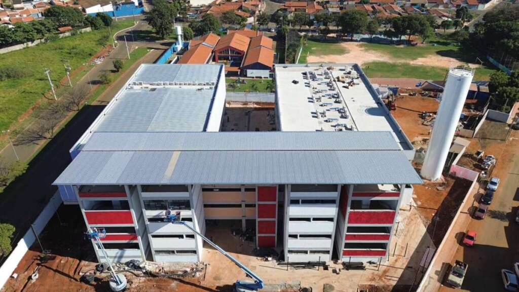 Prefeitura de Leme divulga balanço de ações, campanhas sociais e obras no município 7 Acompanhamento obras Escola Estadual 080626 4