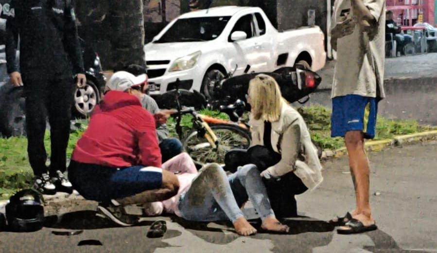 Grave acidente deixa passageira de motocicleta ferida na região central de Pirassununga 2 WhatsApp Image 2026 06 19 at 21.07.55 1