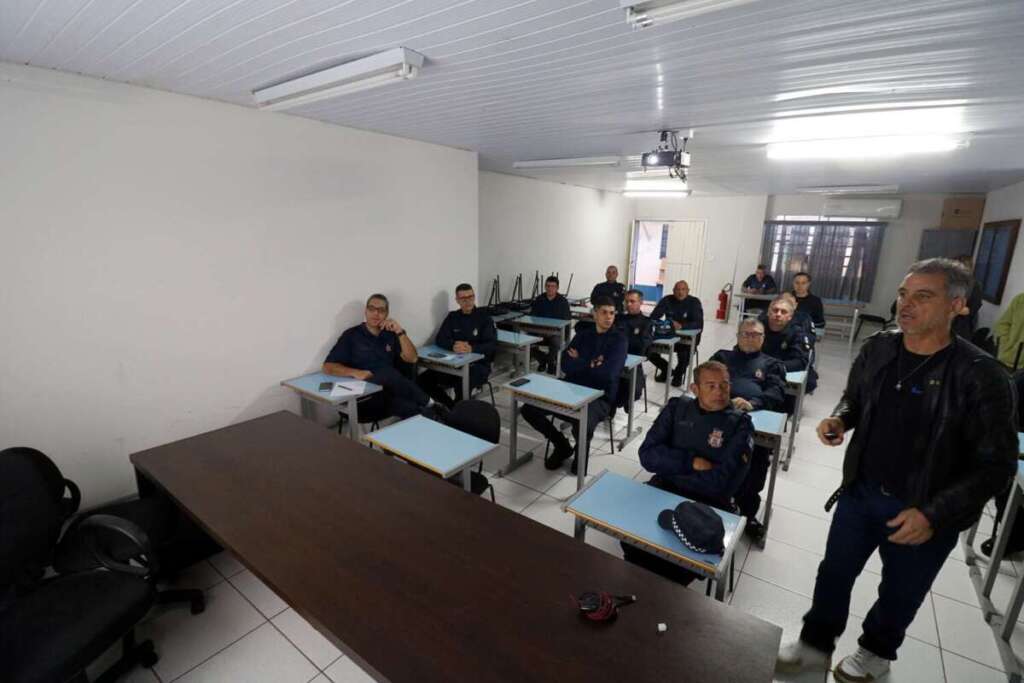 Leme. Segurança Pública faz alerta sobre o uso de cerol e capacita GCMs na área de saúde 2 Capacitacao GCM Febre Maculosa 210726 8