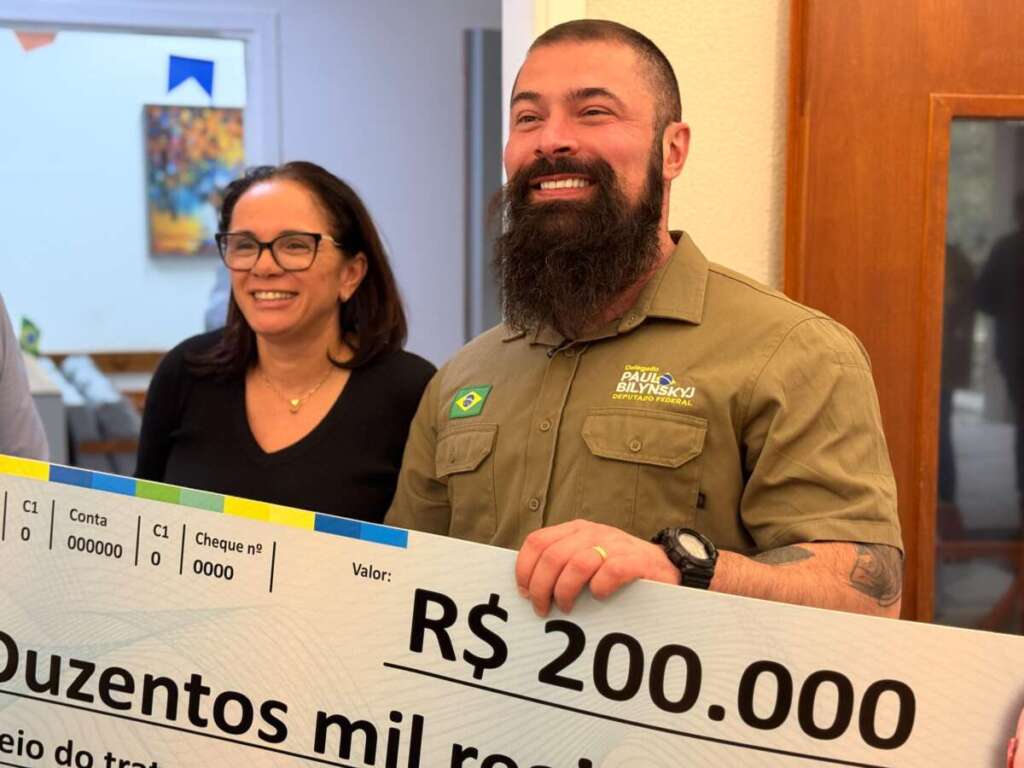 Deputado Federal Delegado Paulo Bilynskyj destina R$ 200 mil para a Santa Casa de Pirassununga fortalecer atendimento aos pacientes de hemodiálise 9 IMG 20260702 WA0074 1
