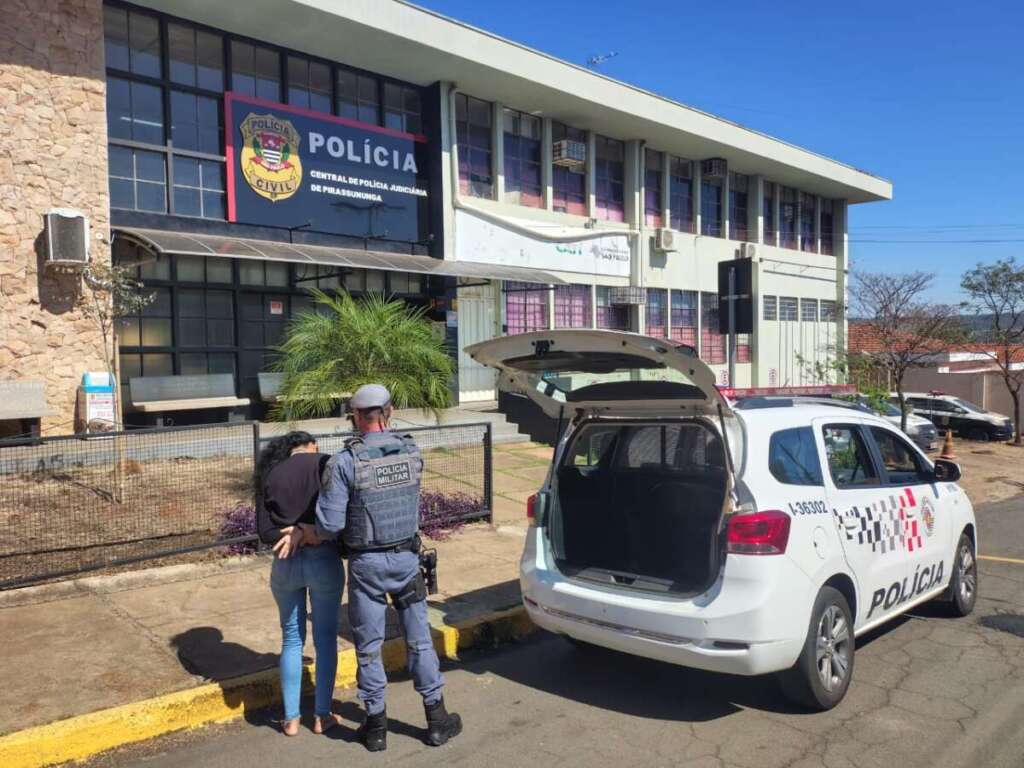 PM de Pirassununga apresentou os números de junho. Também; homem e mulher presos por mandado de prisão e furto 2 WhatsApp Image 2026 08 01 at 16.04.09 1