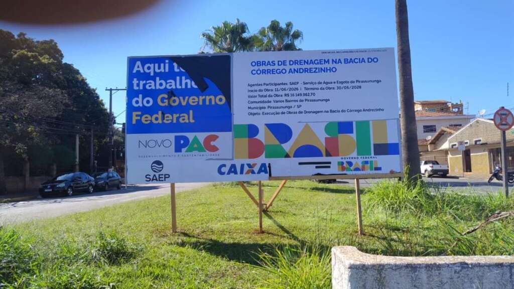 Pirassununga. Placa de obra pública com publicidade institucional em período eleitoral levanta questionamentos sobre a legislação 1 WhatsApp Image 2026 08 02 at 10.16.16