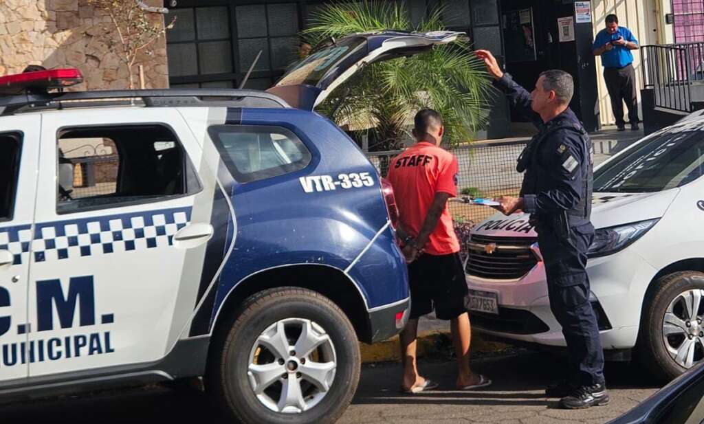 Jovem é preso pela GCM por ‘tráfico de drogas’ na zona leste de Pirassununga 1 WhatsApp Image 2026 08 13 at 21.22.09