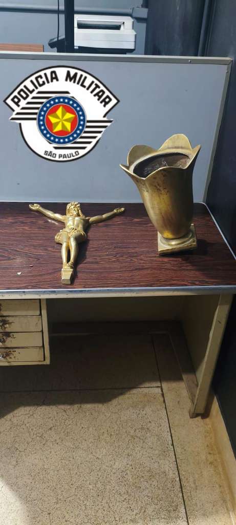 Onda de furtos no cemitério municipal de Pirassununga: polícia militar intercepta suspeito com objetos de bronze na madrugada 2 WhatsApp Image 2026 09 20 at 03.19.53