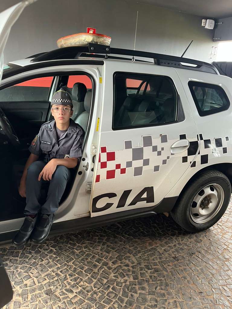 Jovem comemora aniversário de 12 anos realizando sonho na Polícia Militar em Santa Rita do Passa Quatro 2 WhatsApp Image 2026 09 25 at 11.03.18 768x1024 1