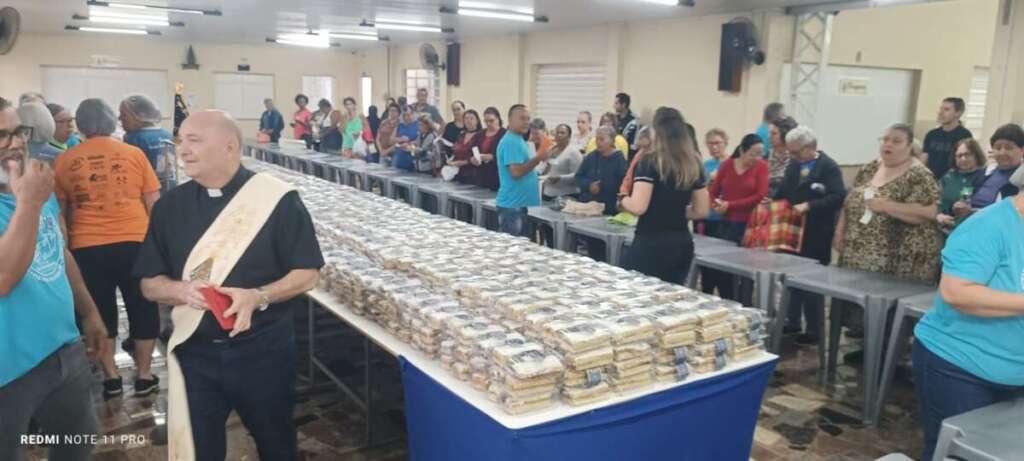 Pirassununga. Festa de Nossa Senhora Aparecida na Vila Redenção: União e Sucesso no Bolo da Padroeira 7 IMG 20261012 WA0040