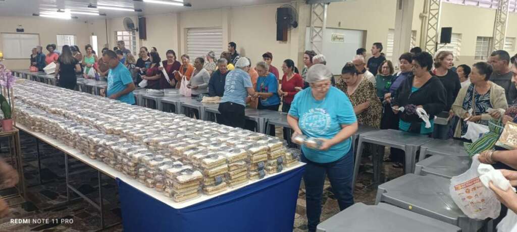 Pirassununga. Festa de Nossa Senhora Aparecida na Vila Redenção: União e Sucesso no Bolo da Padroeira 9 IMG 20261012 WA0041