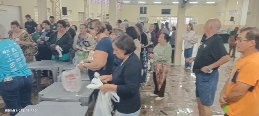 Pirassununga. Festa de Nossa Senhora Aparecida na Vila Redenção: União e Sucesso no Bolo da Padroeira 8 IMG 20261012 WA0042