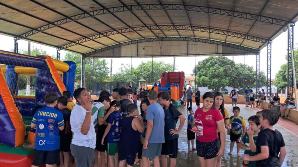 Festa do Dia das Crianças em Cachoeira de Emas reúne comunidade e voluntários 4 IMG 20261014 WA0092