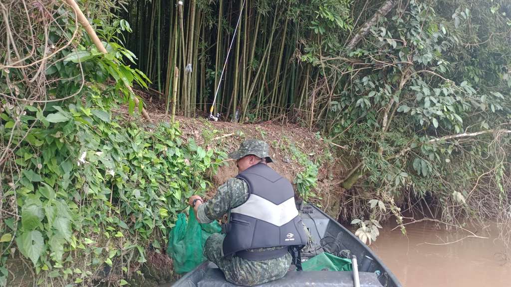 Polícia Ambiental realiza patrulhamento náutico e apreende petrechos ilegais no Rio Mogi Guaçu 3 WhatsApp Image 2026 10 24 at 18.50.41